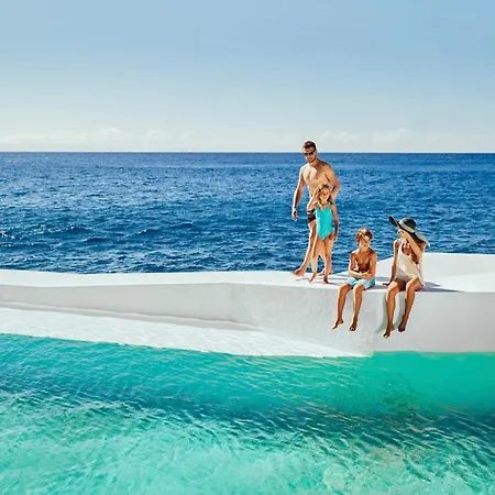 Canico De Baixo Sleeps 6 With Pool Air Con And Wifi * Reis Magos