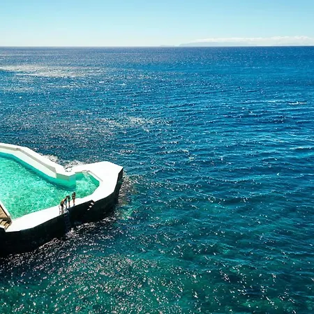 Canico De Baixo Sleeps 6 With Pool Air Con And Wifi Villa